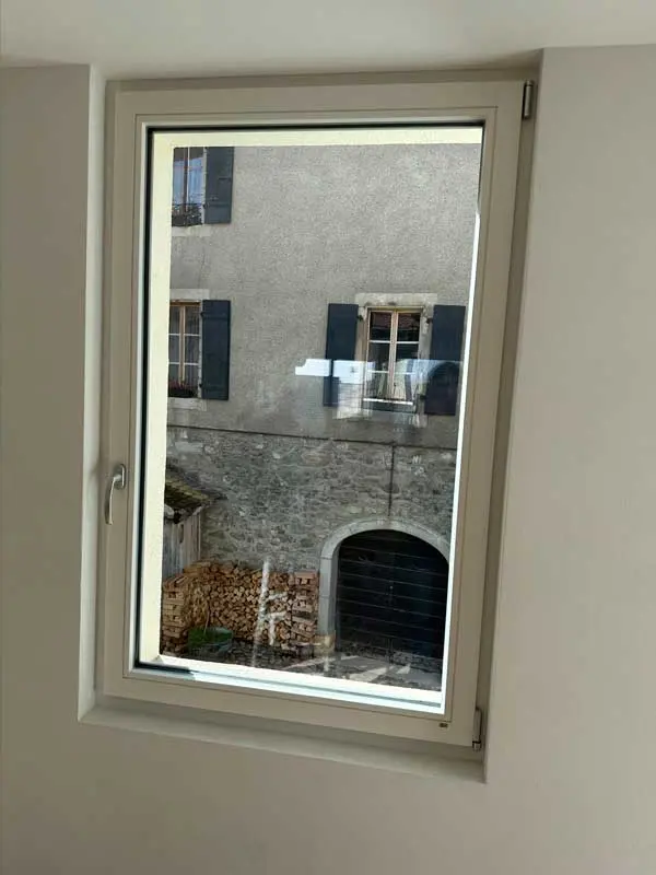 Fenêtre et cadre après intervention