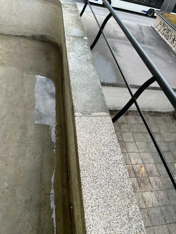 Escalier extérieur avant intervention